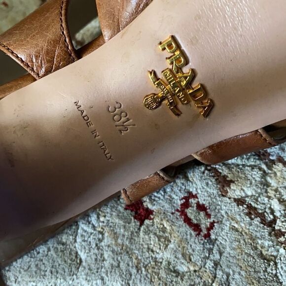 Prada brown leather 4” heels. - Picture 5 of 9